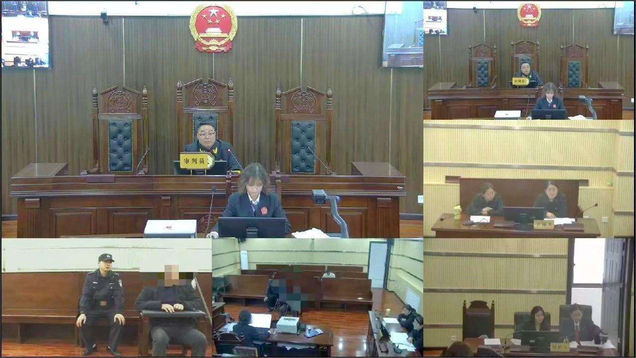 庭審現(xiàn)場.jpg