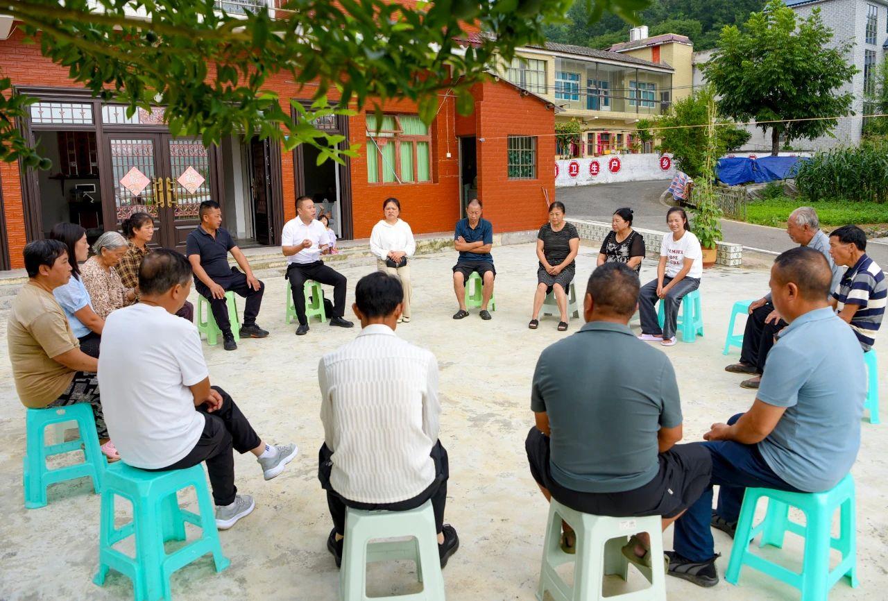 貴州黔西立法“直通車”載民聲入國法