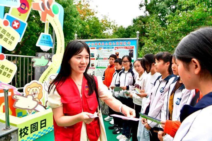 貴陽市觀山湖區(qū)開展“網(wǎng)絡(luò)安全進校園”活動 筑牢青少年數(shù)字安全防線