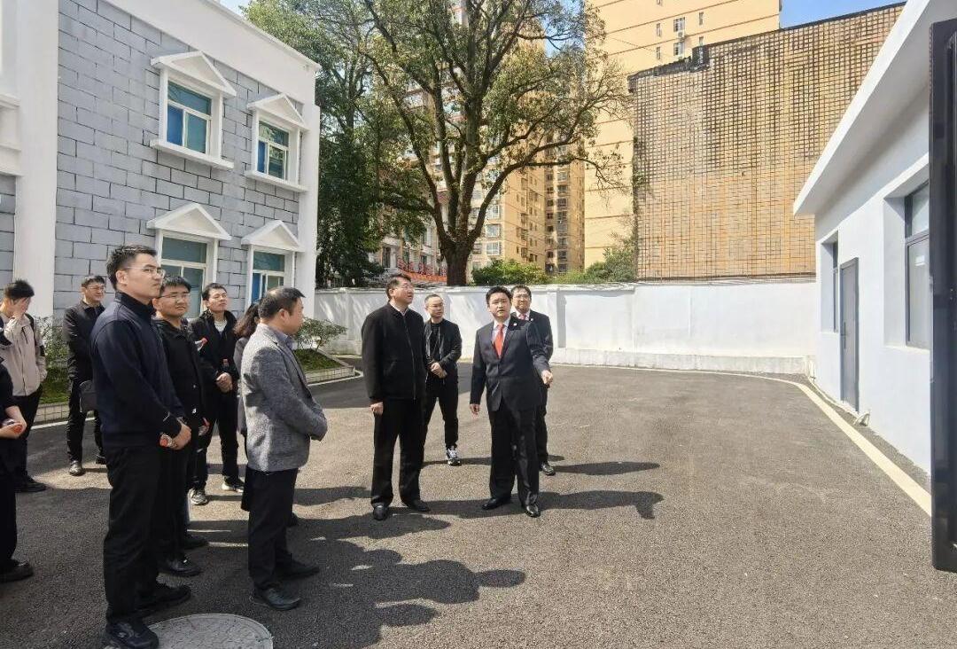 貴州省高院政治部人事處黨支部與都勻法院融和先鋒黨支部聯(lián)合開(kāi)展共建共促活動(dòng)