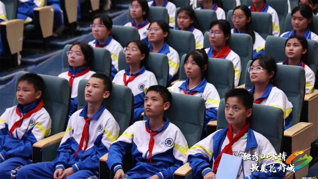 圖3 學(xué)生認(rèn)證聽講.jpg