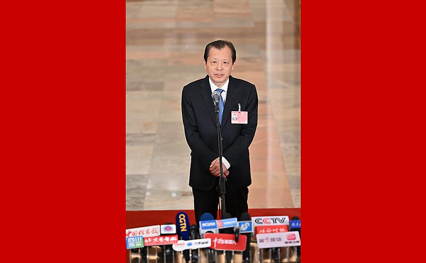 交通運(yùn)輸部部長劉偉接受媒體采訪