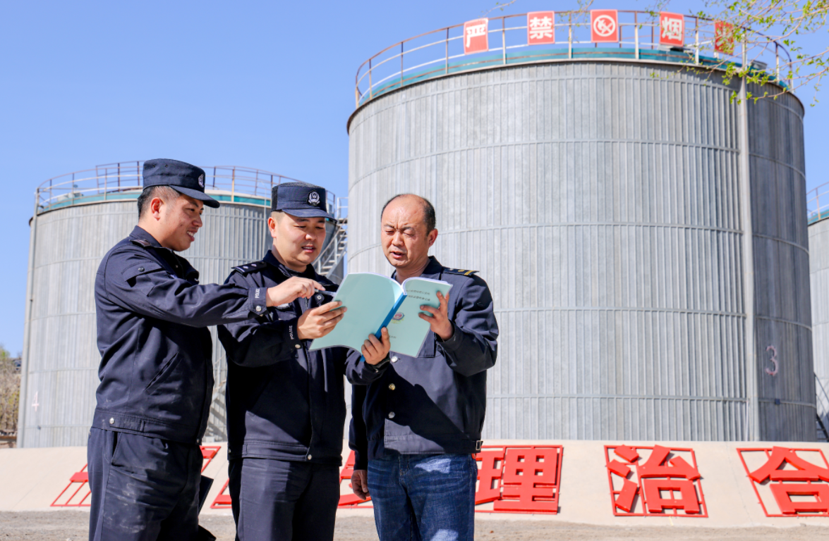 哈密鐵警：細(xì)“查”隱患筑安全