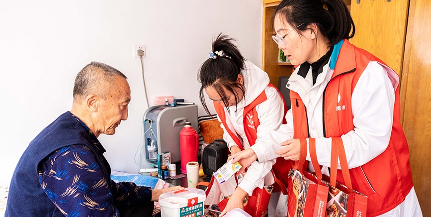 呼和浩特：情暖重陽(yáng) 健康相伴