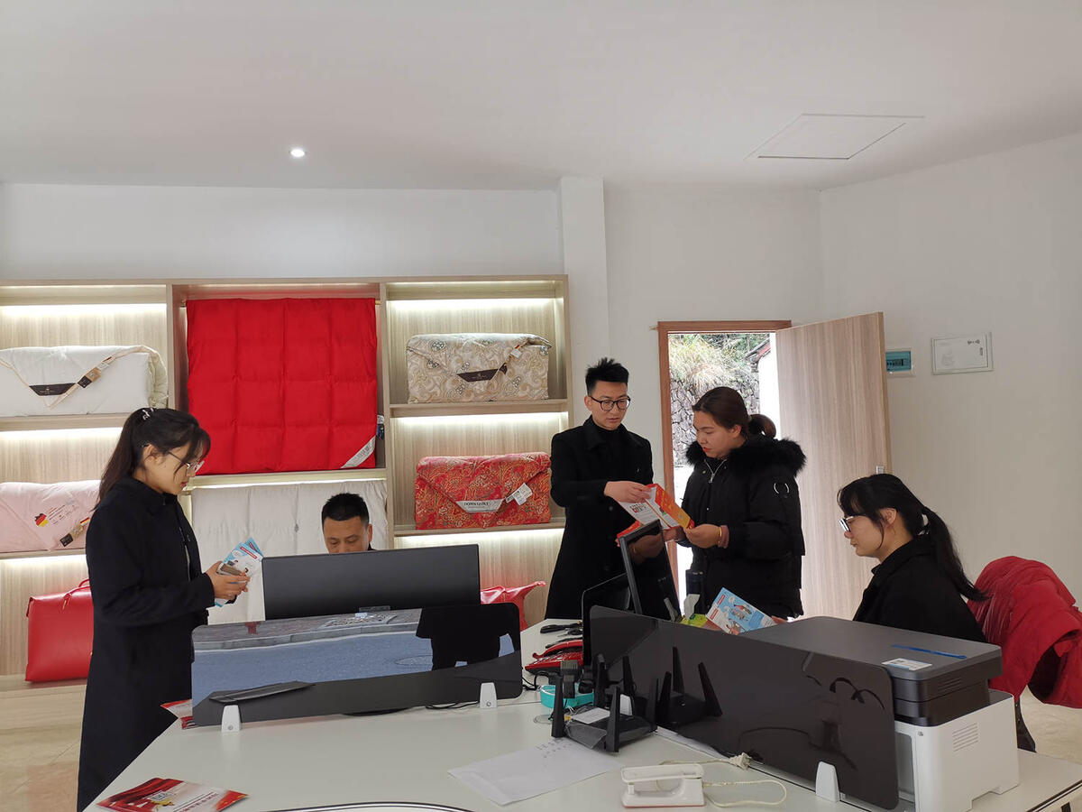 淳安司法：憲法宣傳進(jìn)企業(yè)，“把脈問診”開良方